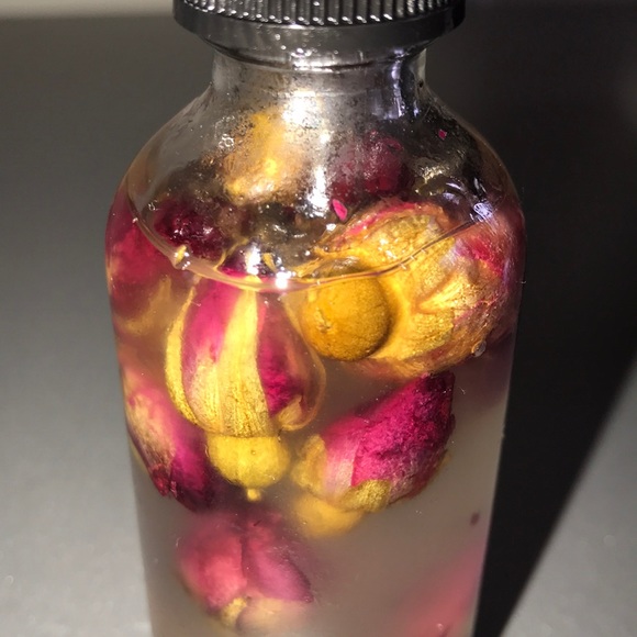 HANDMADE ROSE PEPPERMINT OIL🥀 - Picture 2 of 3